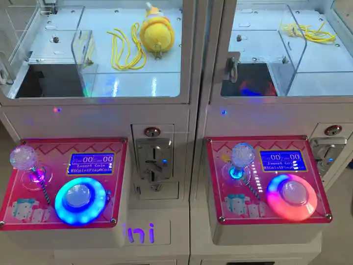 Mini Coin-Operated Mega Small  - Arcade Toy Claw Vending Machine review and price